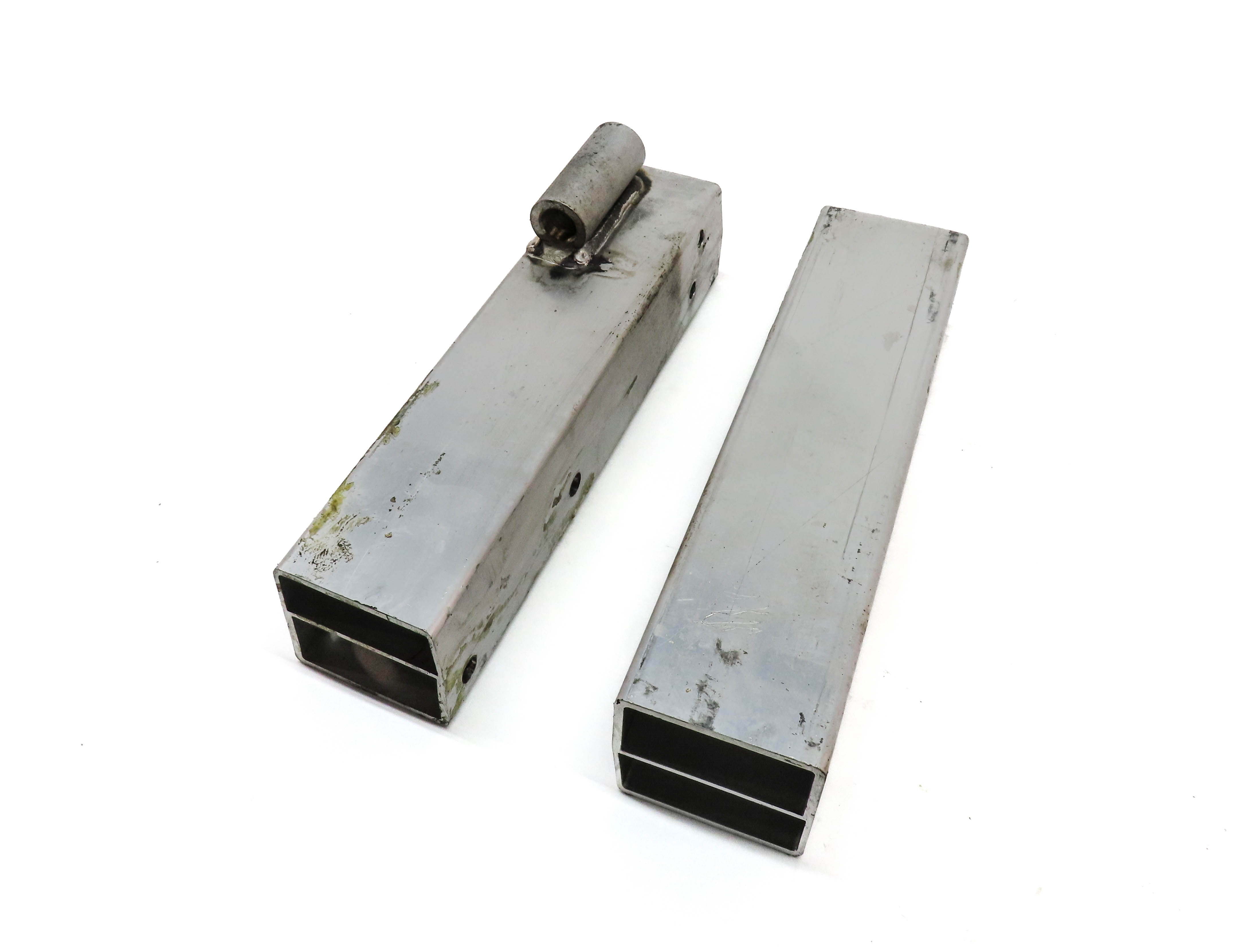 09-17 AUDI Q5 SQ5 (B8 8R) REAR LEFT & RIGHT BUMPER REINFORCEMENT BAR BRACKET SET — exact item pictured